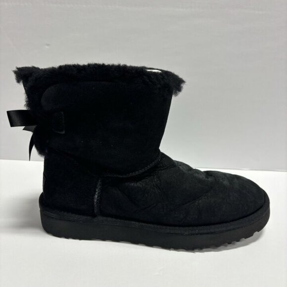 UGG Women’s Bailey Bow II Black Winter Boots, Size 7 M - Picture 1 of 6